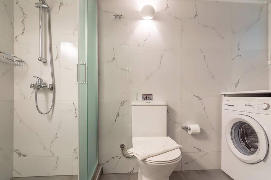 Bright Apartment For 6 Ppl In Athen Exterior foto